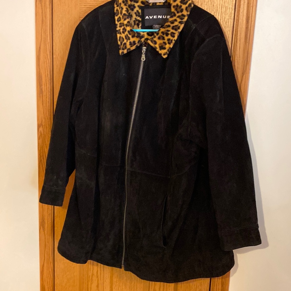 COPY - Avenue Black Suede Jacket with Cheetah Brushed Lining and Collar Size 22…